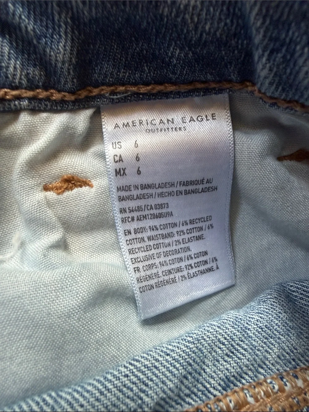 American Eagle Outfitters Baggy Mom Light Blue Distressed Denim Shorts, size 6